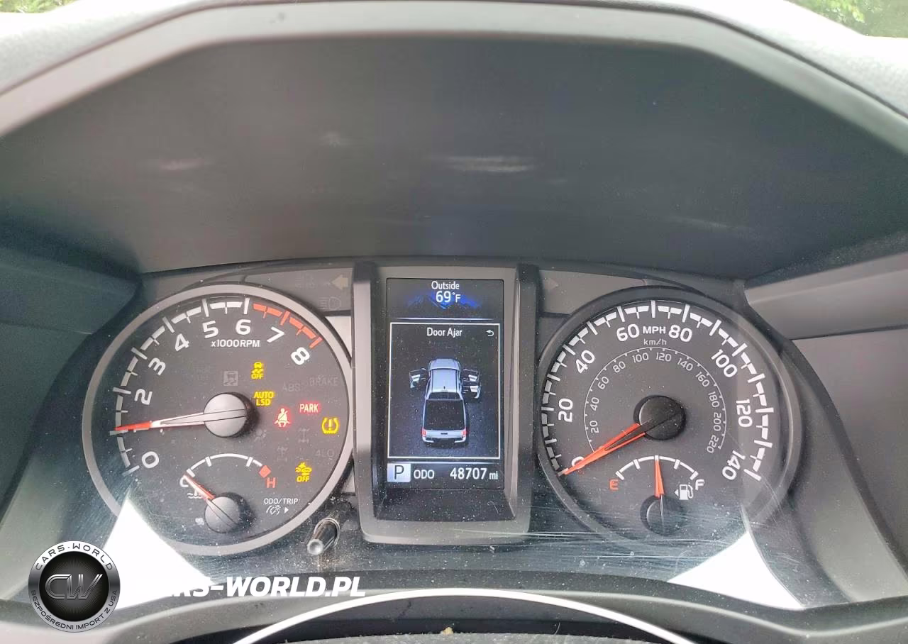 2021 Toyota Tacoma Sr V6 VIN:3TMCZ5AN5MM406790 - 9