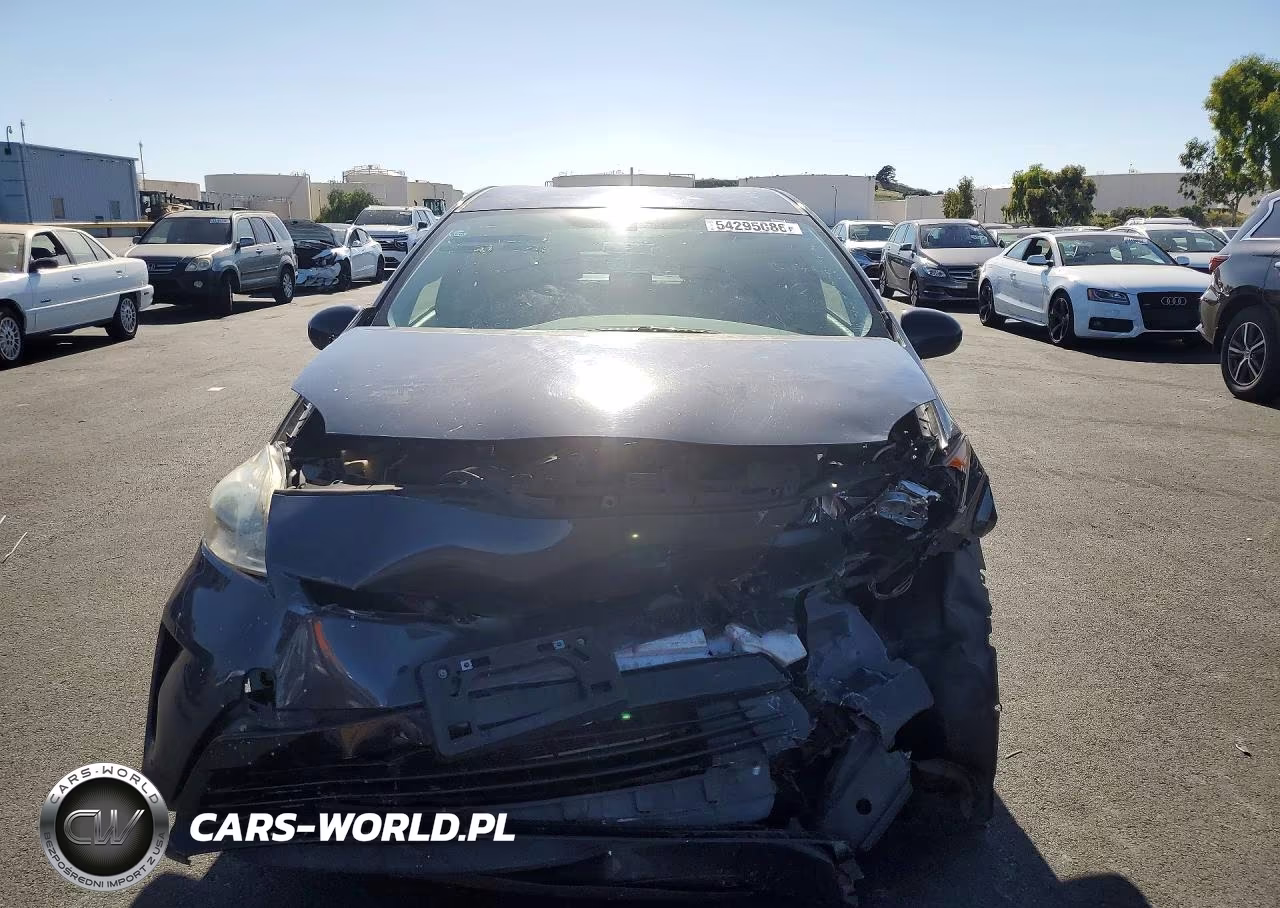 2013 Toyota Prius Four VIN:JTDKN3DU7D5644239 - 5