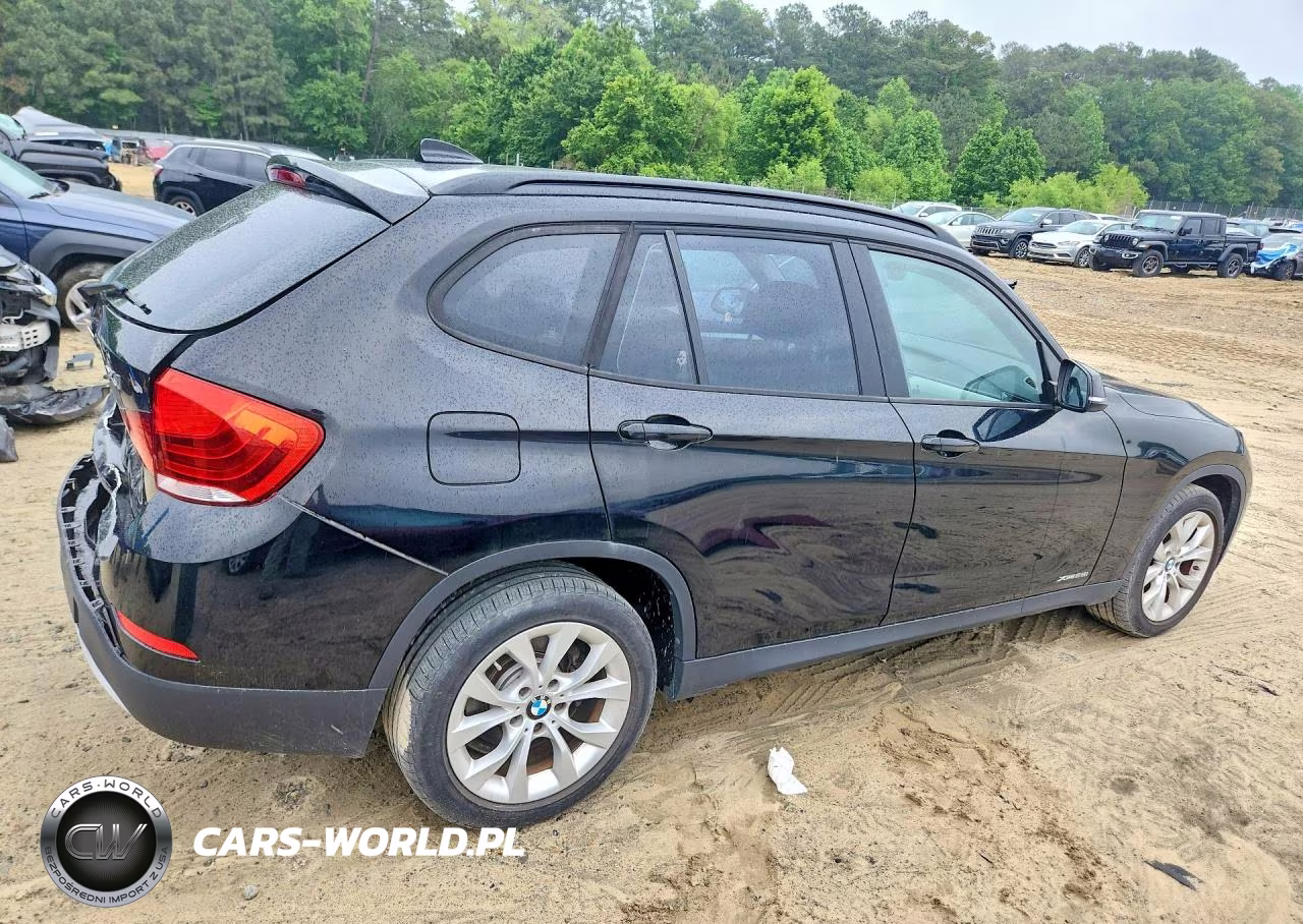 2014 BMW X1 xDrive28I VIN:WBAVL1C54EVY17506 - 3