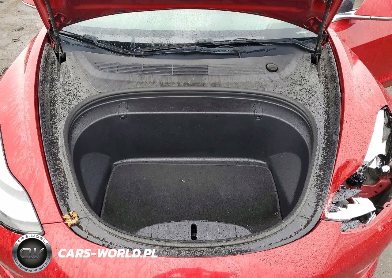 2018 Tesla Model 3 VIN:5YJ3E1EB6JF111475 - 11