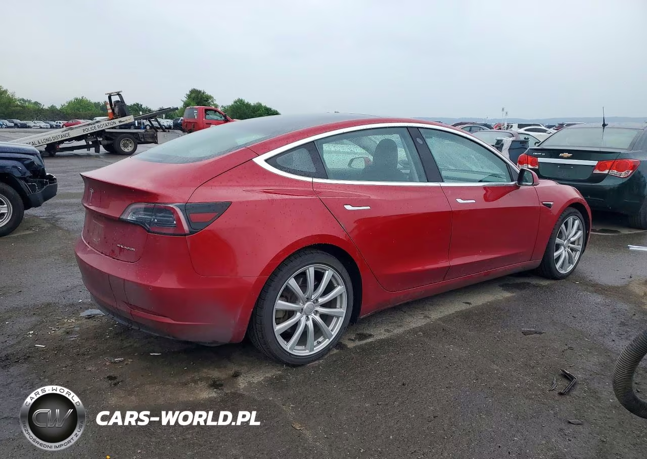 2018 Tesla Model 3 VIN:5YJ3E1EB6JF111475 - 3