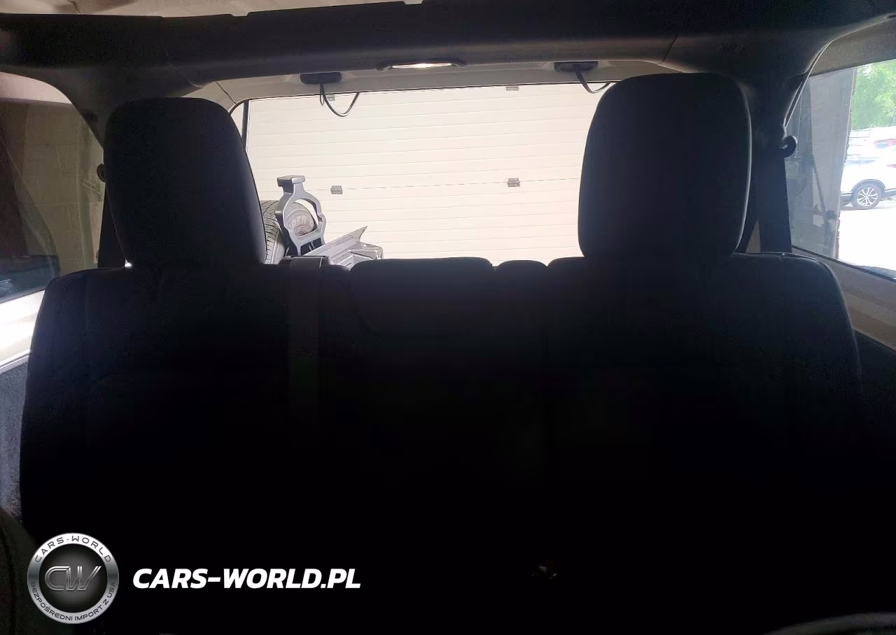 2018 Jeep Wrangler Unlimited Sport VIN:1C4HJXDN6JW179903 - 10