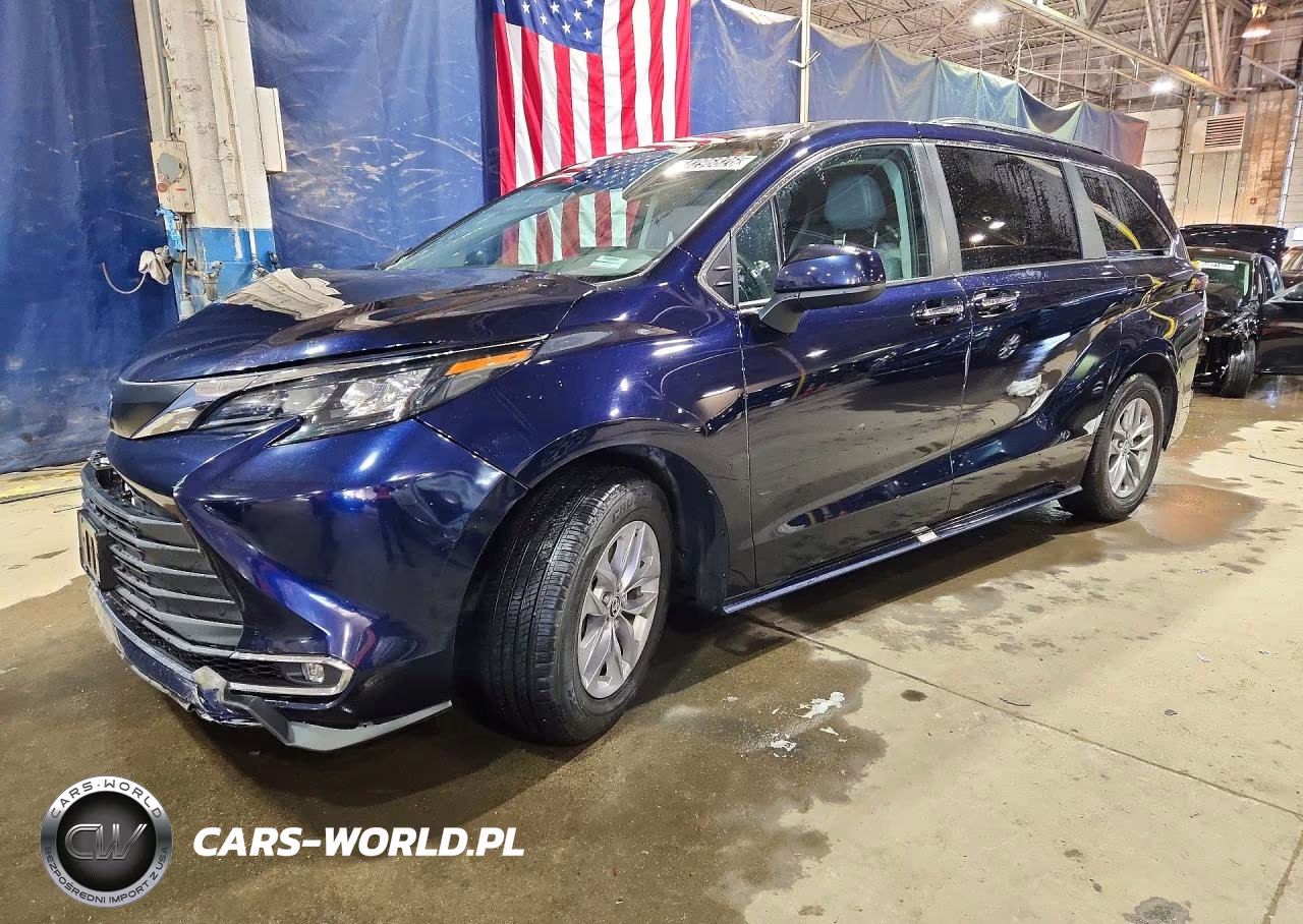 2024 Toyota Sienna Xle