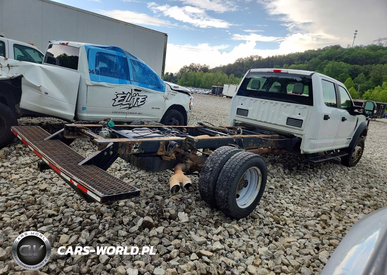 2017 Ford F550 Super Duty VIN:1FD0W5HT8HEF18572 - 3