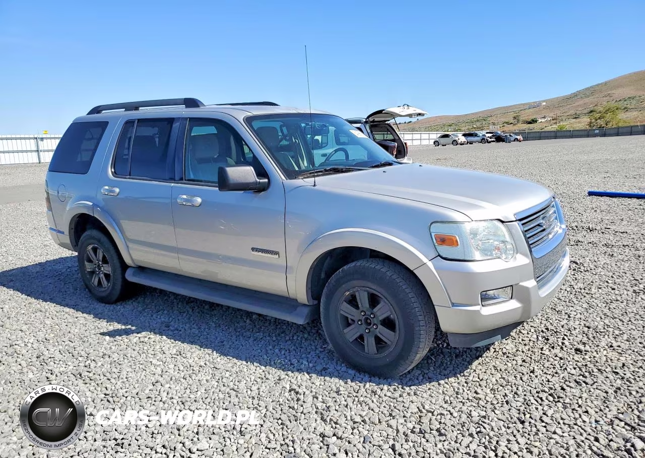 2008 Ford Explorer Xlt VIN:1FMEU73E88UA03299 - 4