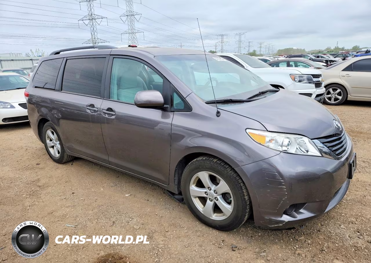 2014 Toyota Sienna Le VIN:5TDKK3DC9ES429859 - 4
