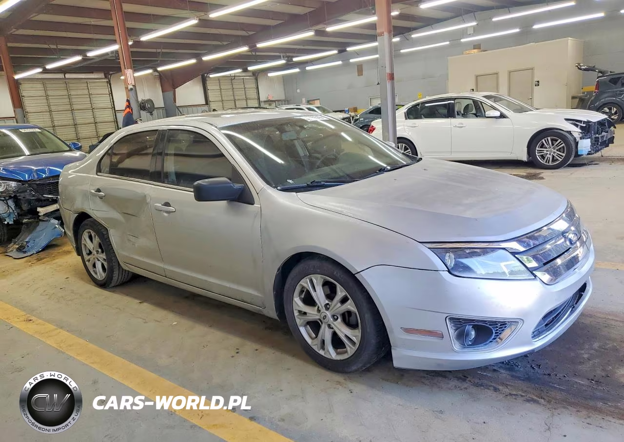 2012 Ford Fusion Se VIN:3FAHP0HA8CR413189 - 4