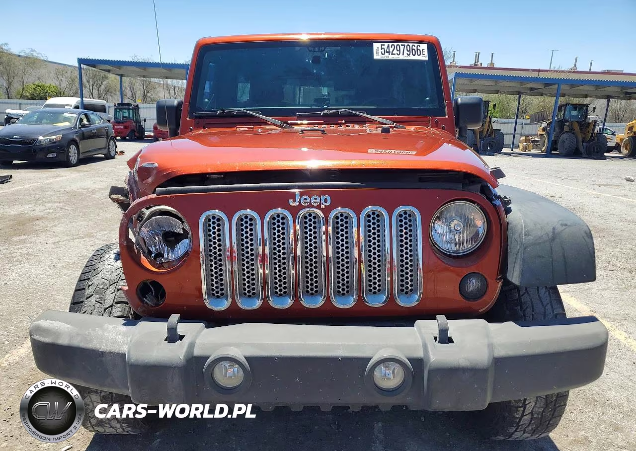 2014 Jeep Wrangler Unlimited Sport VIN:1C4HJWDG2EL250307 - 5