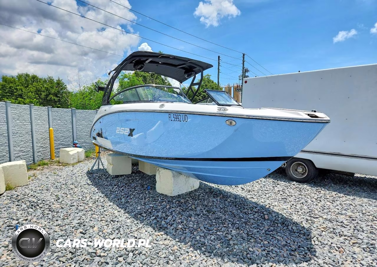 2024 Yamaha Boat 252Xe - Boat