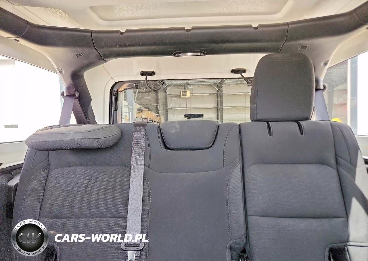 2020 Jeep Wrangler Unlimited Sport VIN:1C4HJXDN4LW223402 - 10