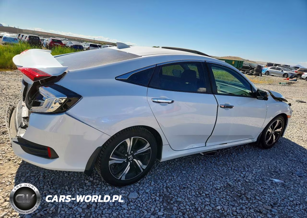 2016 Honda Civic Touring VIN:19XFC1F9XGE030699 - 3