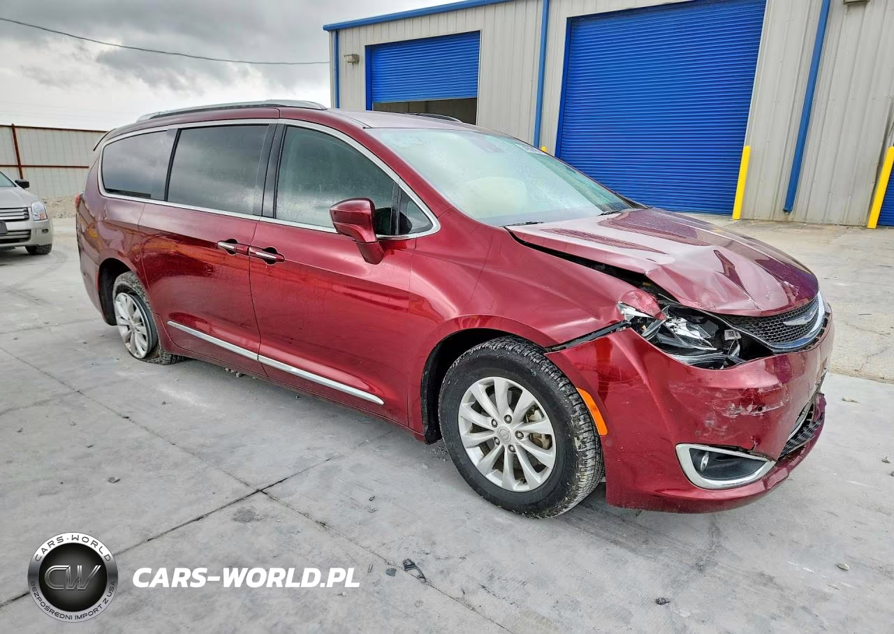 2019 Chrysler Pacifica Touring L VIN:2C4RC1BG2KR549514 - 4