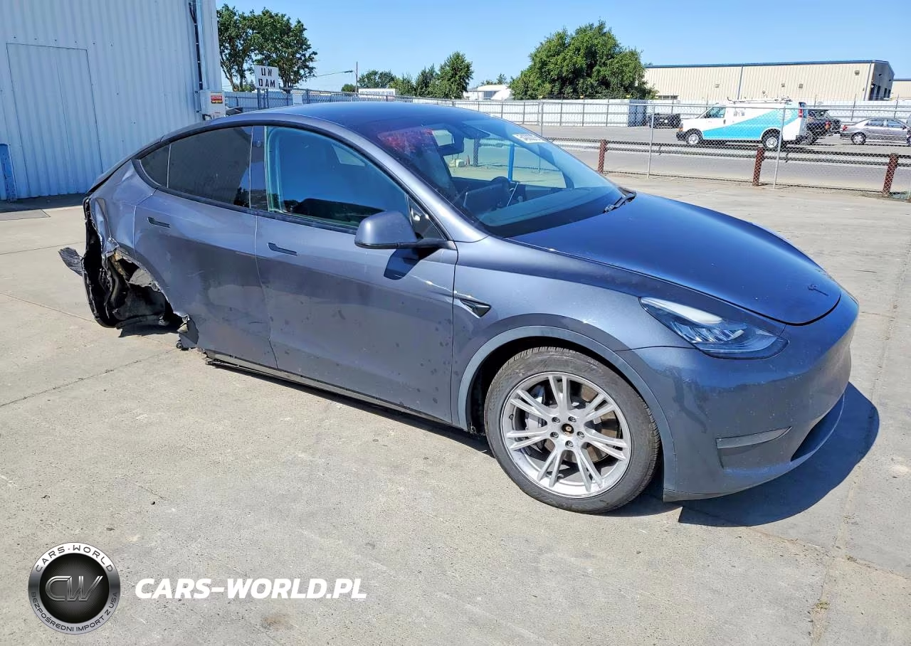 2021 Tesla Model Y VIN:5YJYGDEE4MF063149 - 4
