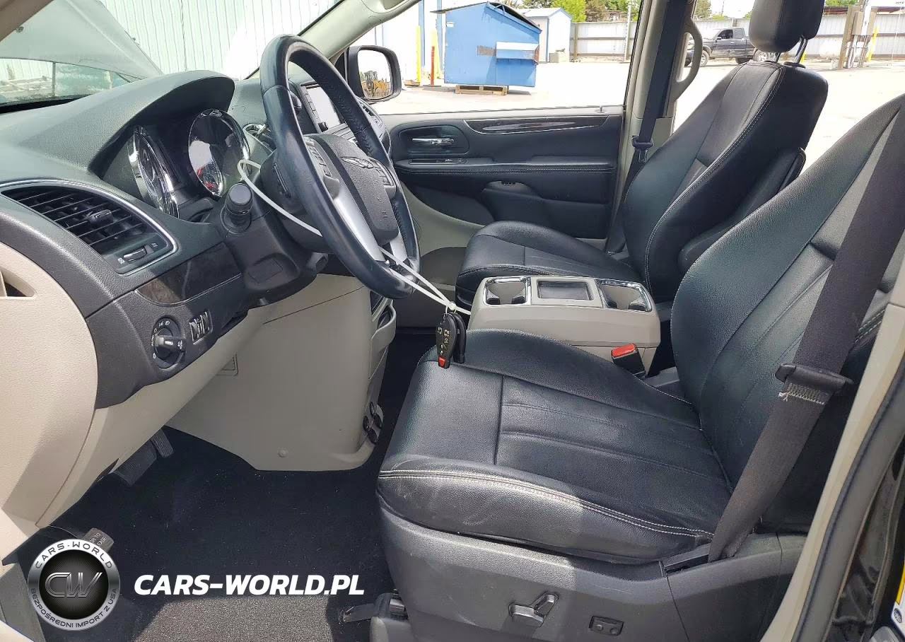2015 Chrysler Town & Country Touring VIN:2C4RC1BGXFR709211 - 7