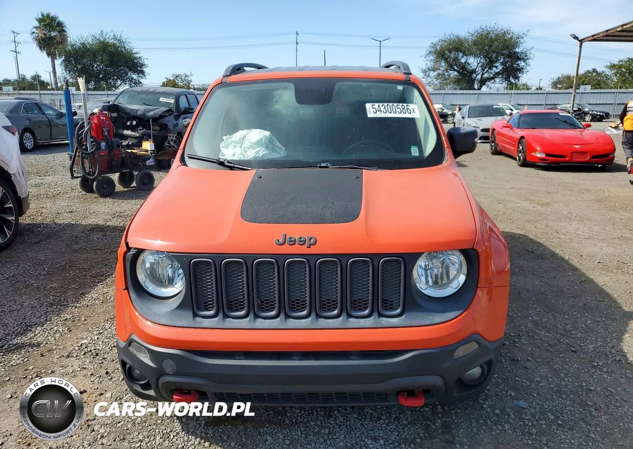 2015 Jeep Renegade Trailhawk VIN:ZACCJBCT8FPB91407 - 5