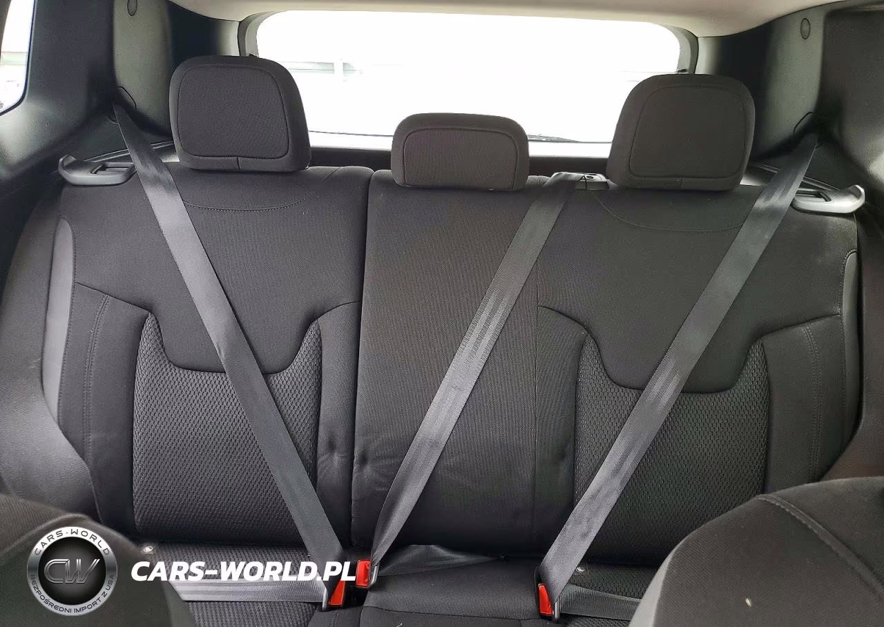 2018 Jeep Renegade Latitude VIN:ZACCJABB0JPG69234 - 10