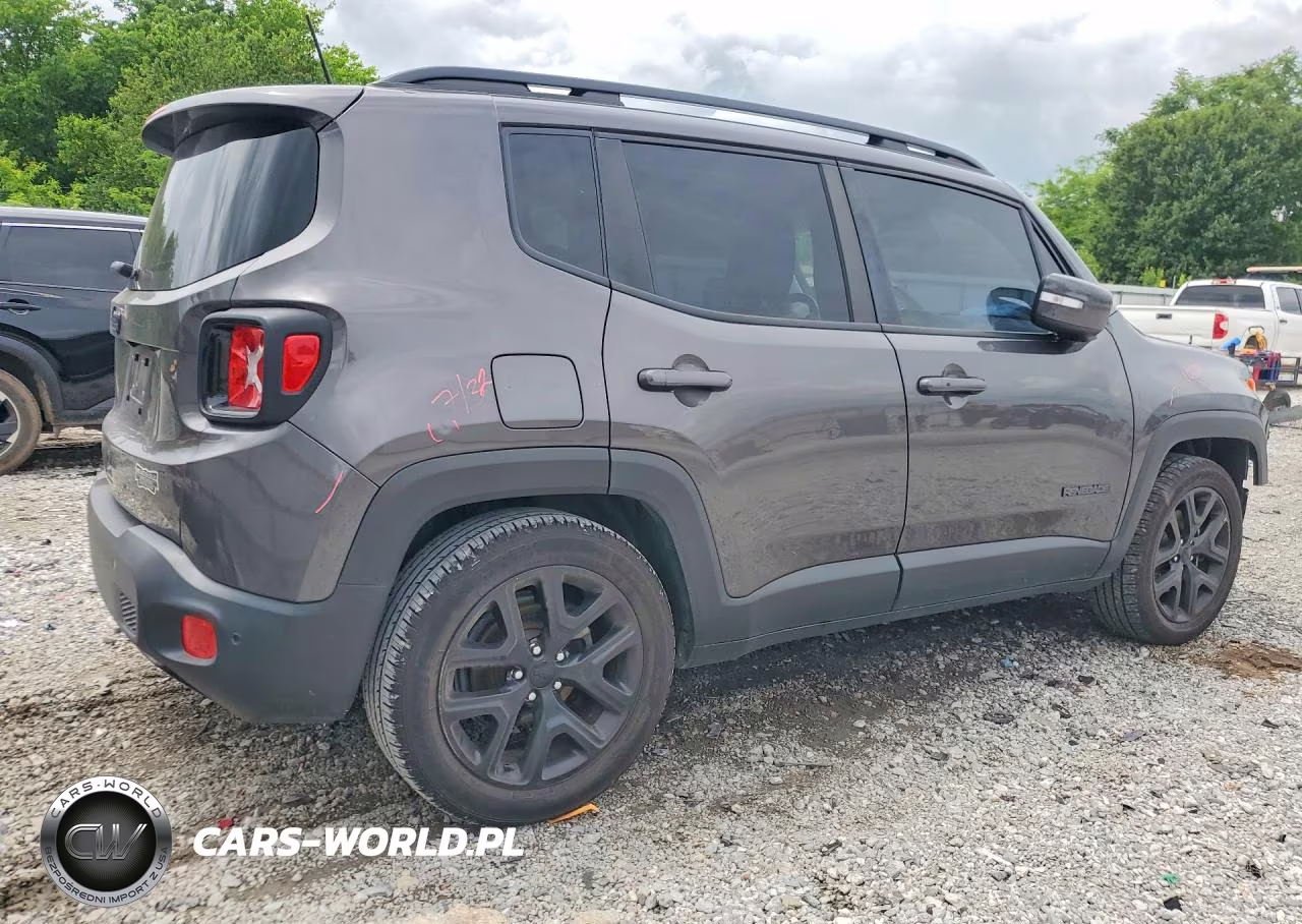 2018 Jeep Renegade Latitude VIN:ZACCJABB0JPG69234 - 3