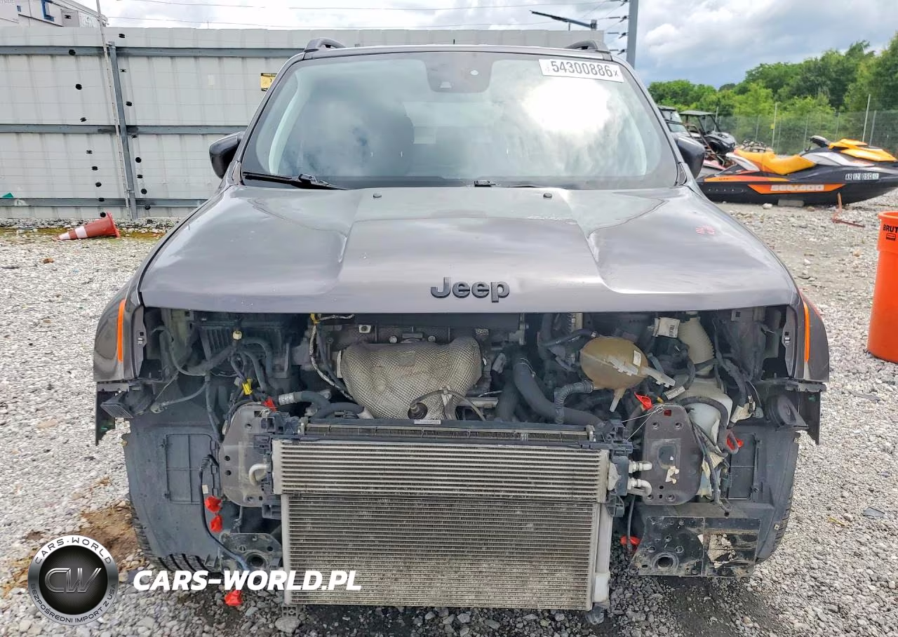 2018 Jeep Renegade Latitude VIN:ZACCJABB0JPG69234 - 5