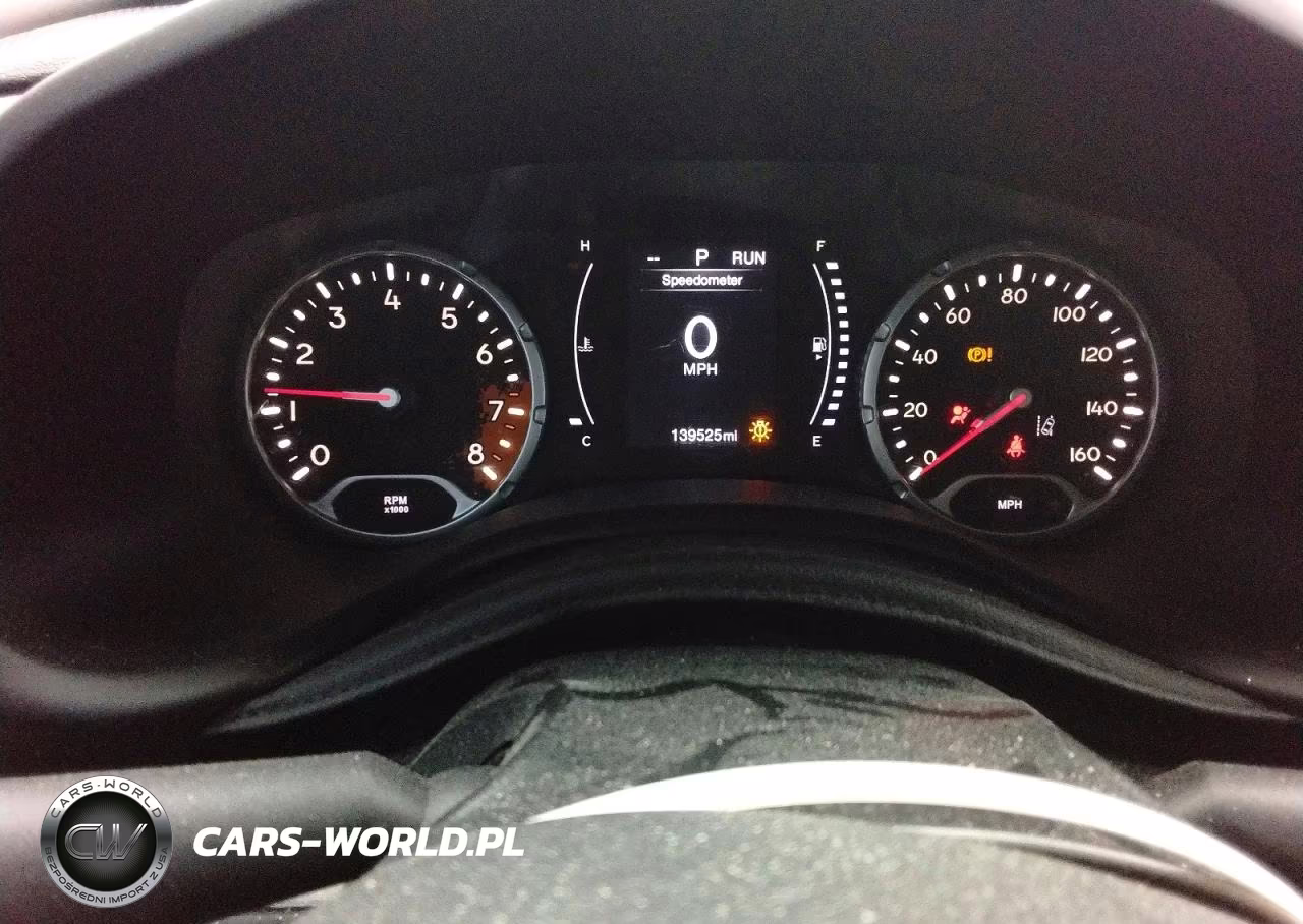 2018 Jeep Renegade Latitude VIN:ZACCJABB0JPG69234 - 9