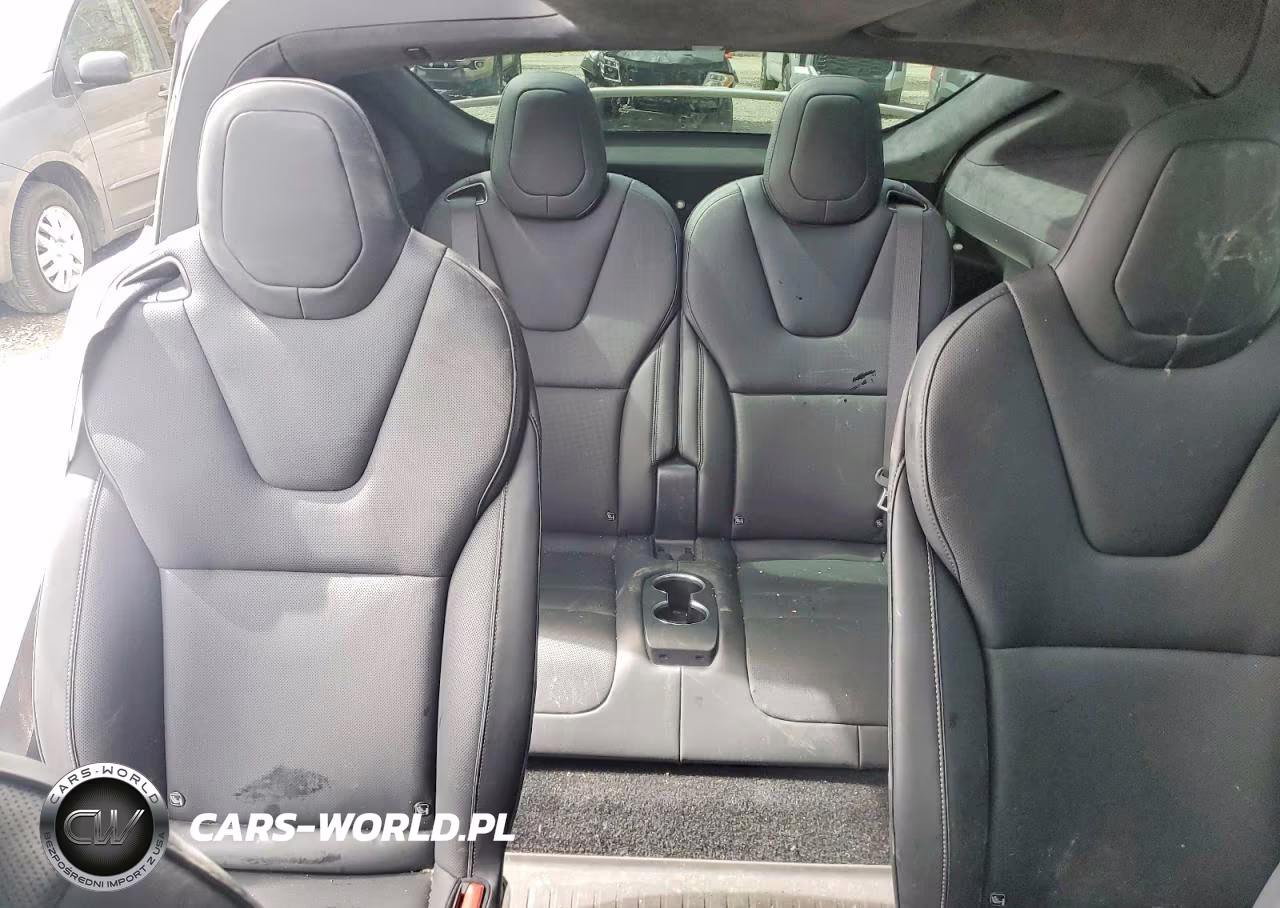 2024 Tesla Model X VIN:7SAXCBE62RF453942 - 10