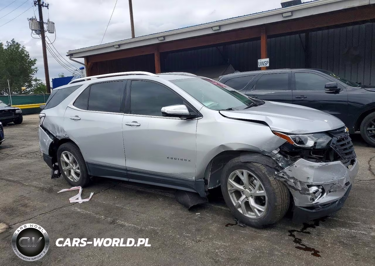 2018 Chevrolet Equinox Premier VIN:3GNAXVEV4JL168074 - 4
