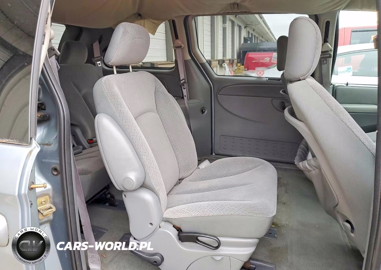 2005 Chrysler Town & Country VIN:1C4GP45R55B441191 - 11