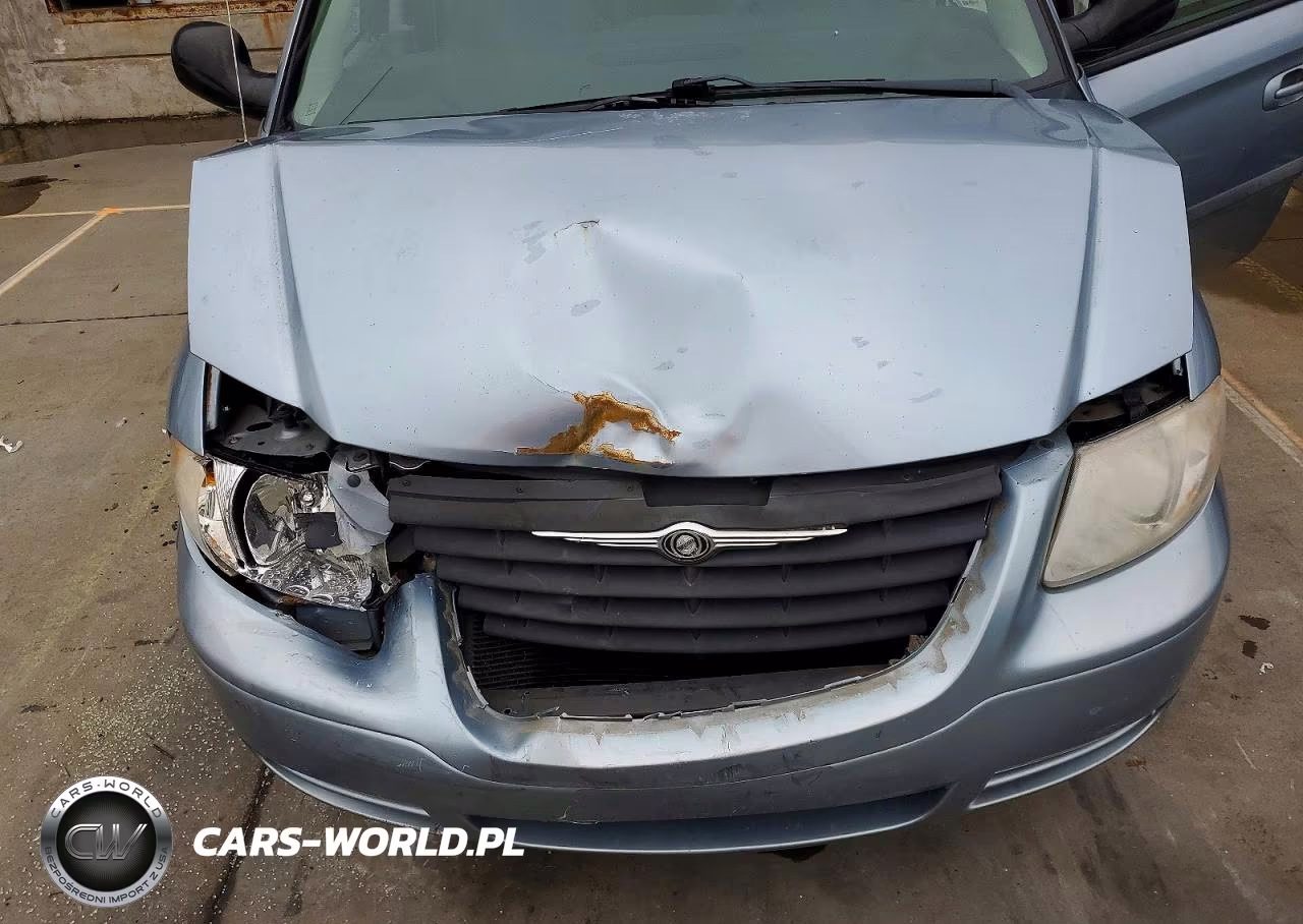 2005 Chrysler Town & Country VIN:1C4GP45R55B441191 - 12