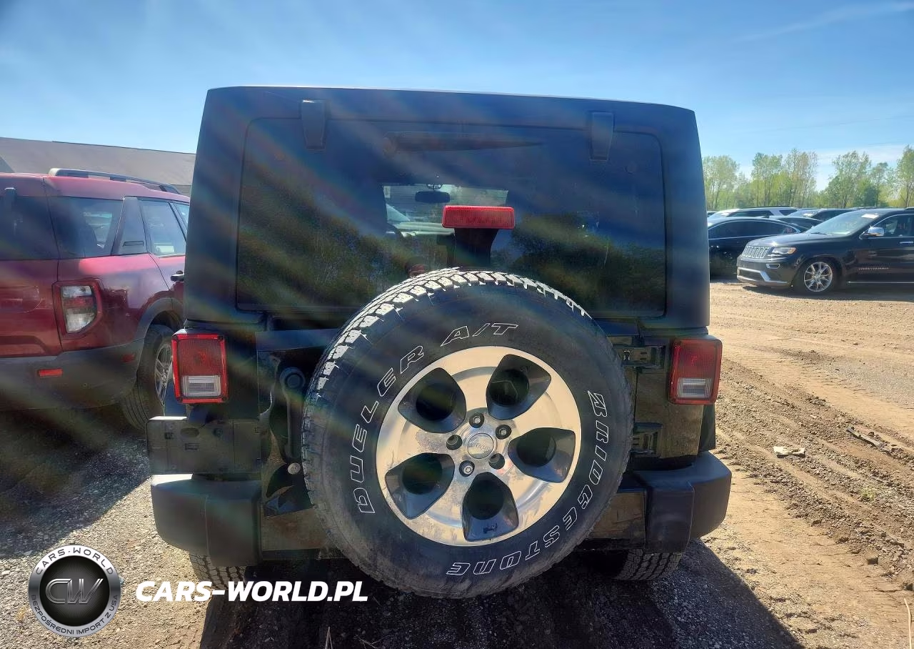 2017 Jeep Wrangler Unlimited Sahara VIN:1C4BJWEG5HL625325 - 6