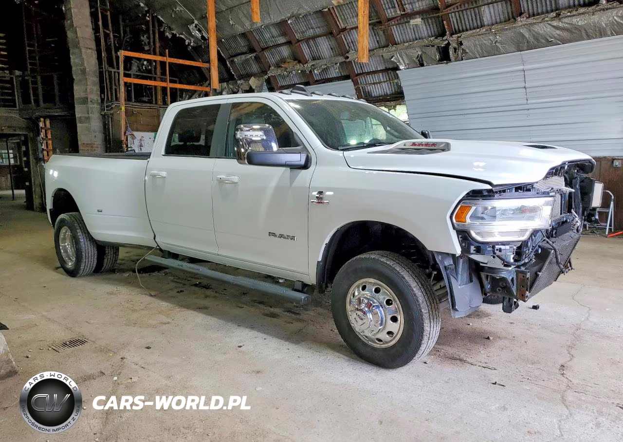 2023 Ram 3500 Laramie VIN:3C63RRJL8PG624464 - 4