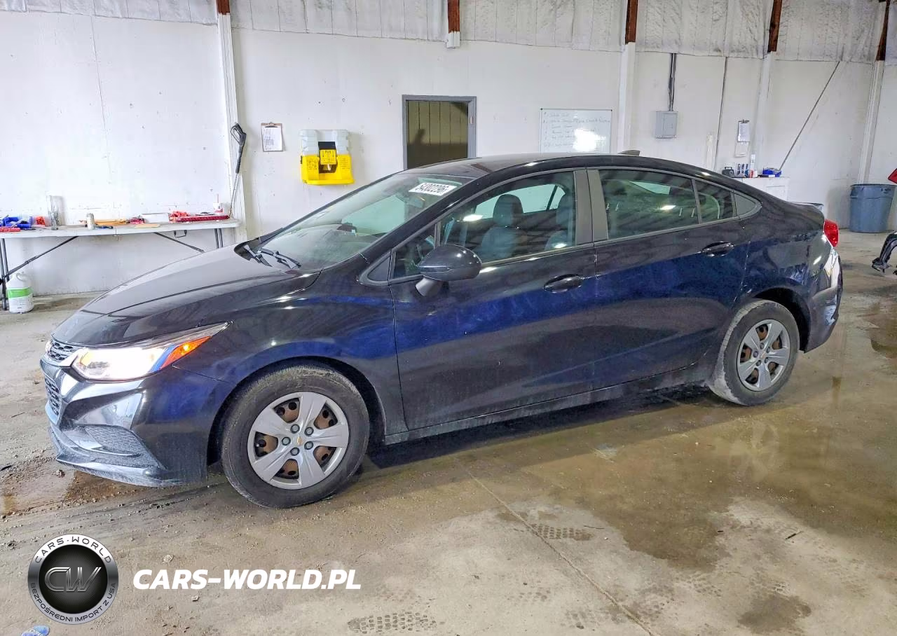 2017 Chevrolet Cruze Ls – zdjęcie 1 z 12