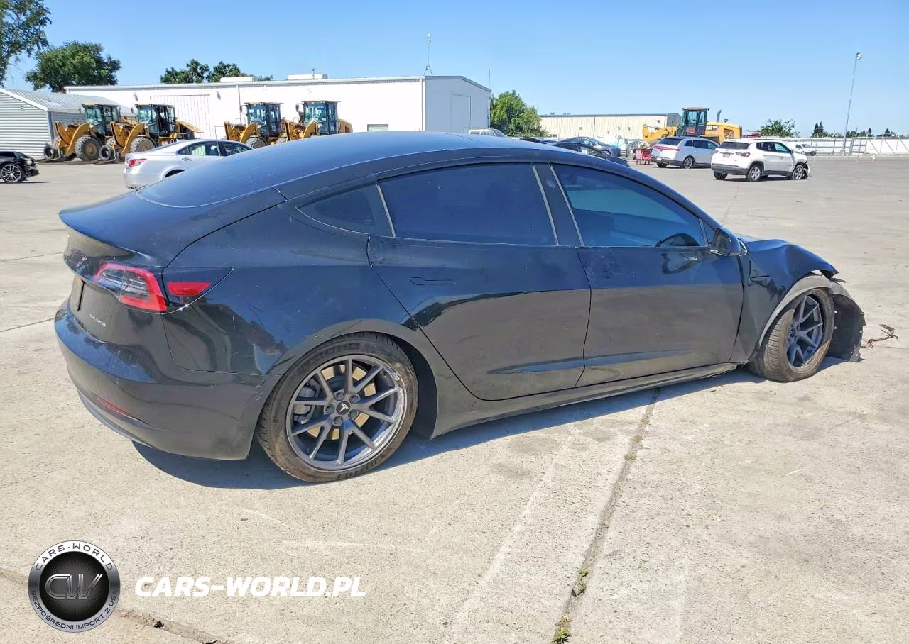 2021 Tesla Model 3 VIN:5YJ3E1EB8MF075552 - 3