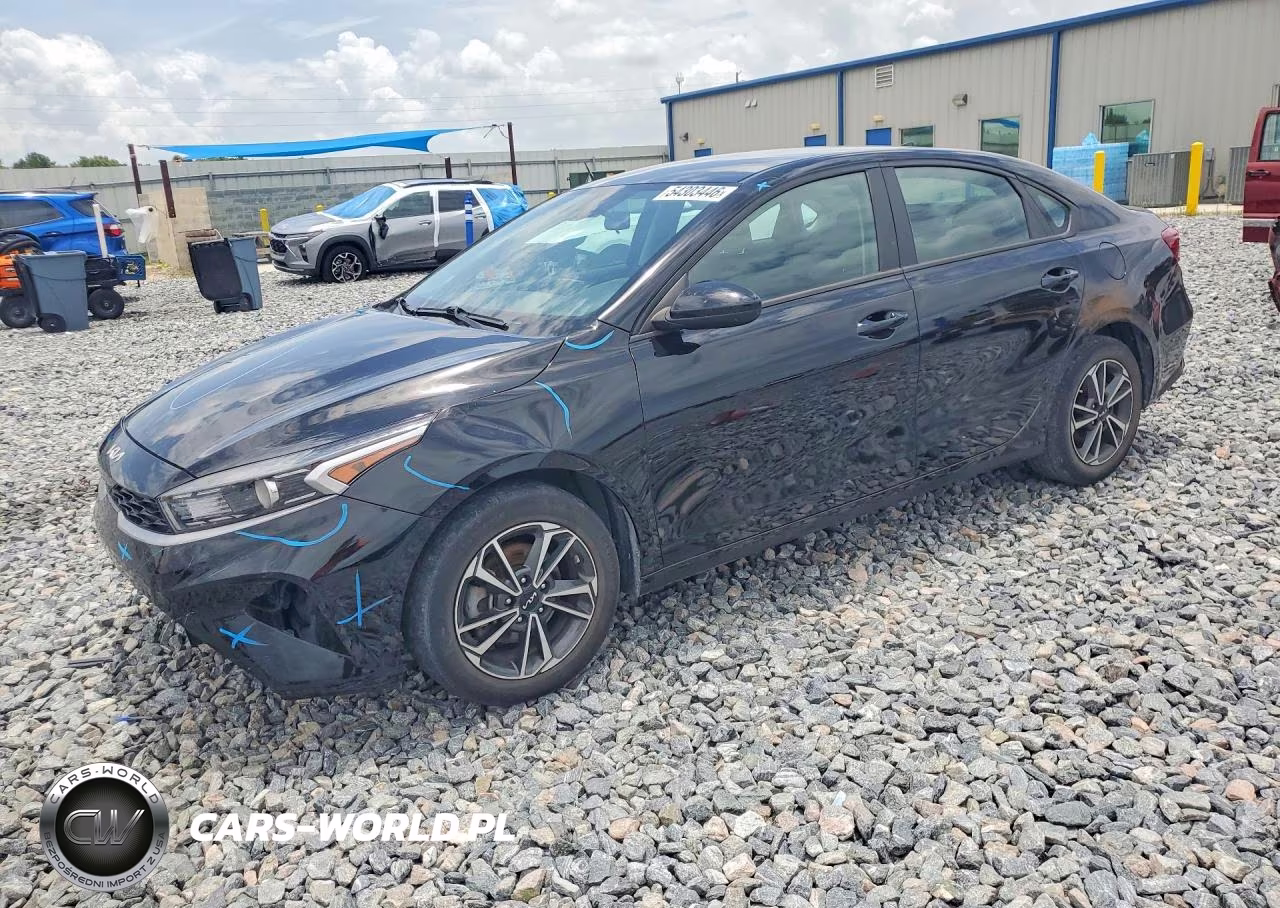 2023 Kia Forte Lxs – zdjęcie 1 z 12