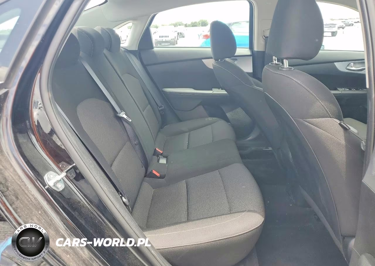 2023 Kia Forte Lxs VIN:3KPF24AD2PE599269 - 10