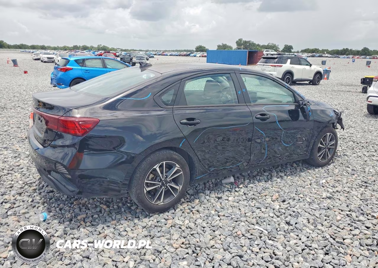 2023 Kia Forte Lxs VIN:3KPF24AD2PE599269 - 3