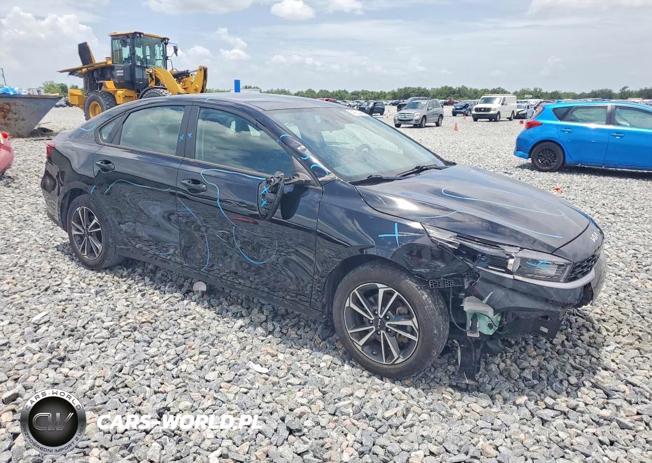2023 Kia Forte Lxs VIN:3KPF24AD2PE599269 - 4