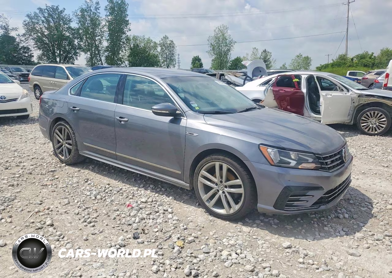 2017 Volkswagen Passat R-Line VIN:1VWDT7A38HC056088 - 4