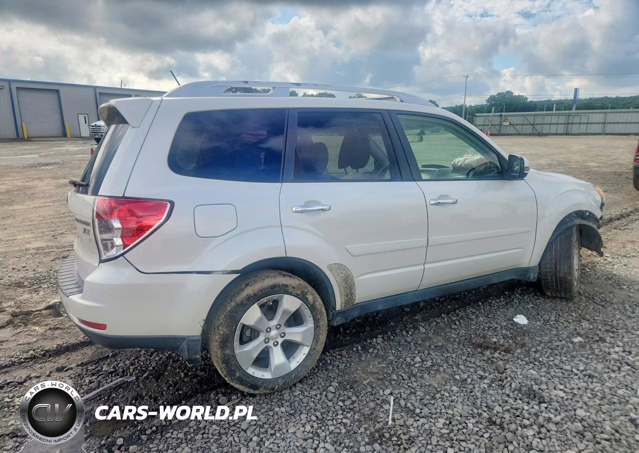 2012 Subaru Forester Touring VIN:JF2SHGHC6CH416957 - 3