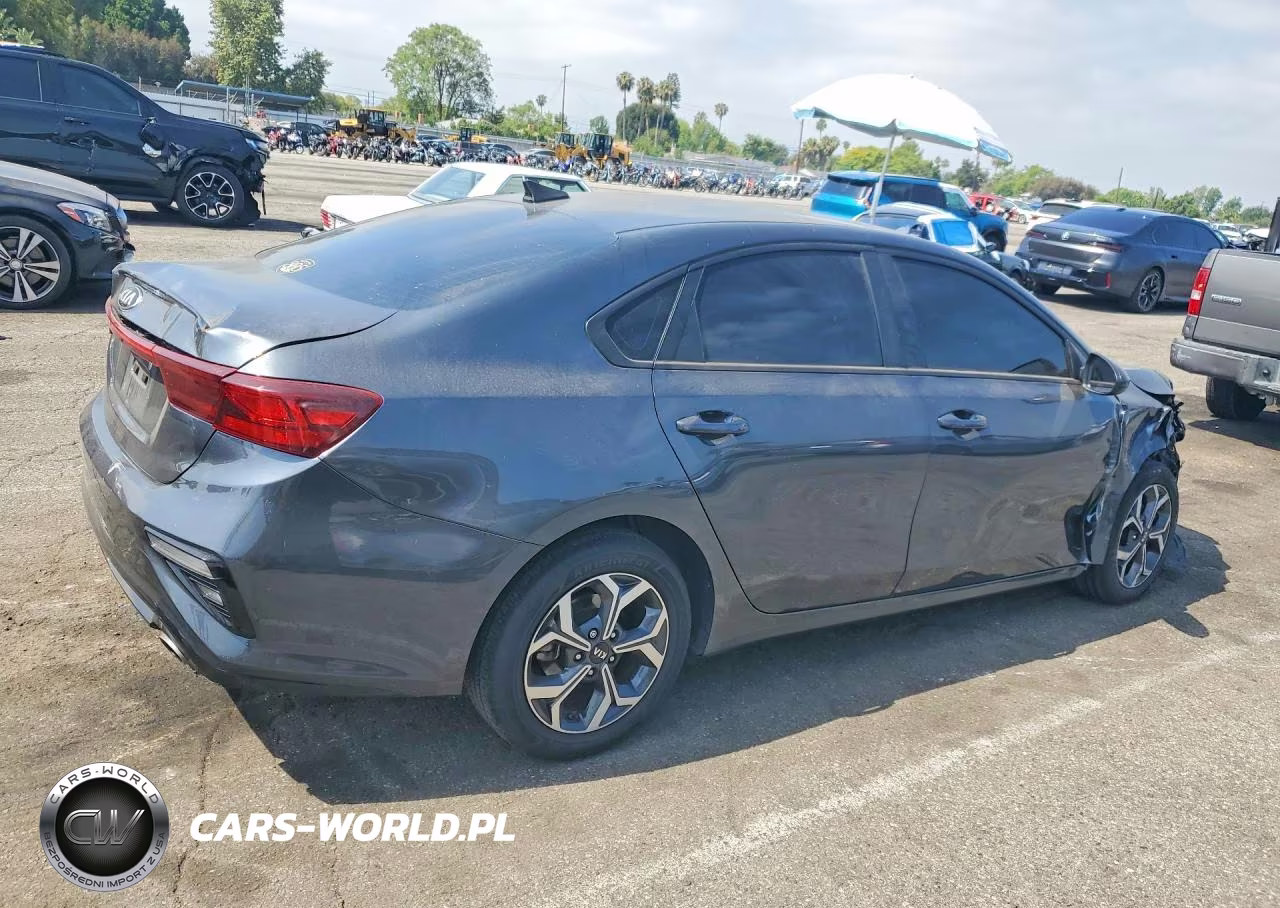 2021 Kia Forte Lxs VIN:3KPF24AD4ME278085 - 3