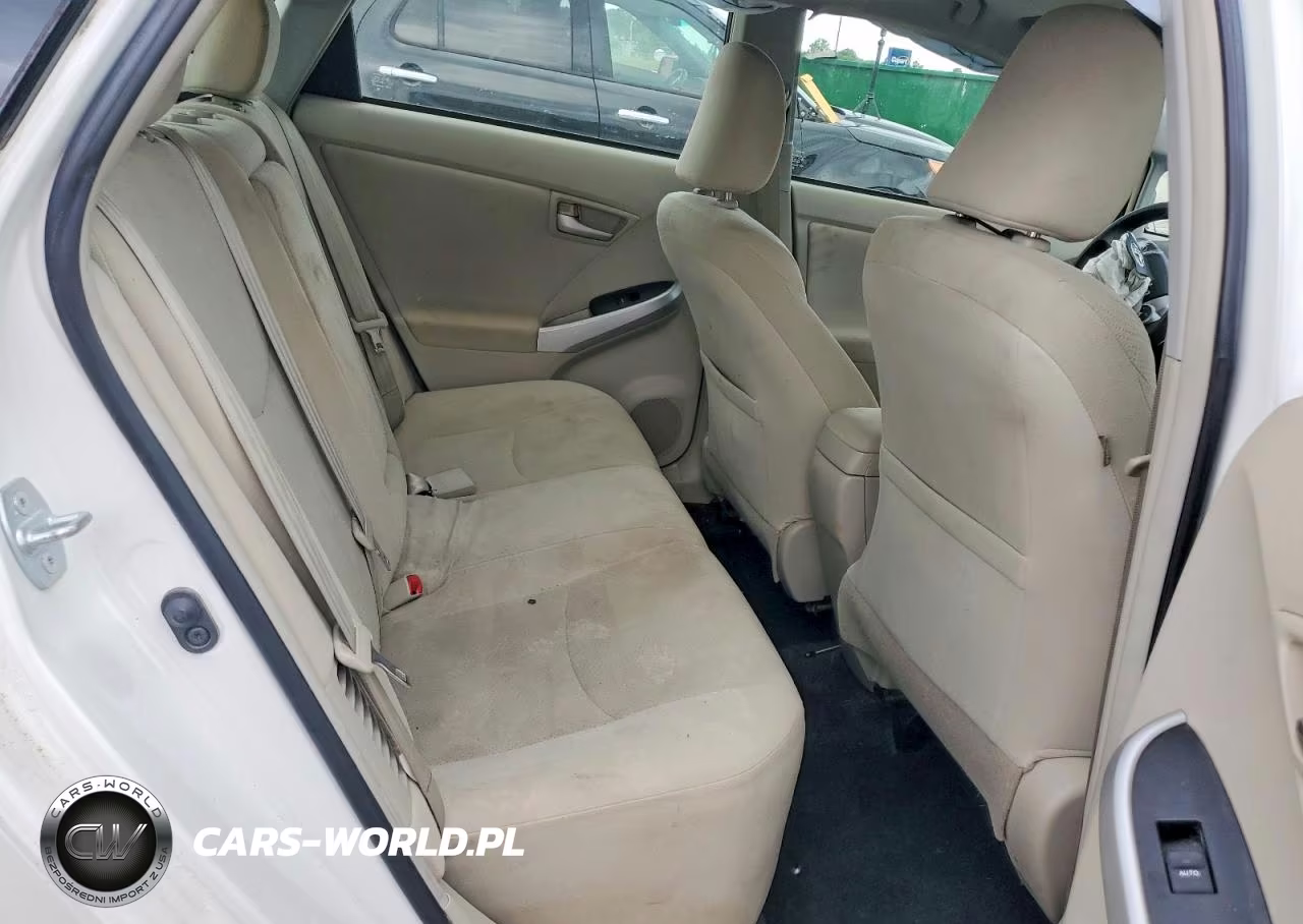 2015 Toyota Prius Three VIN:JTDKN3DU8F0453462 - 10