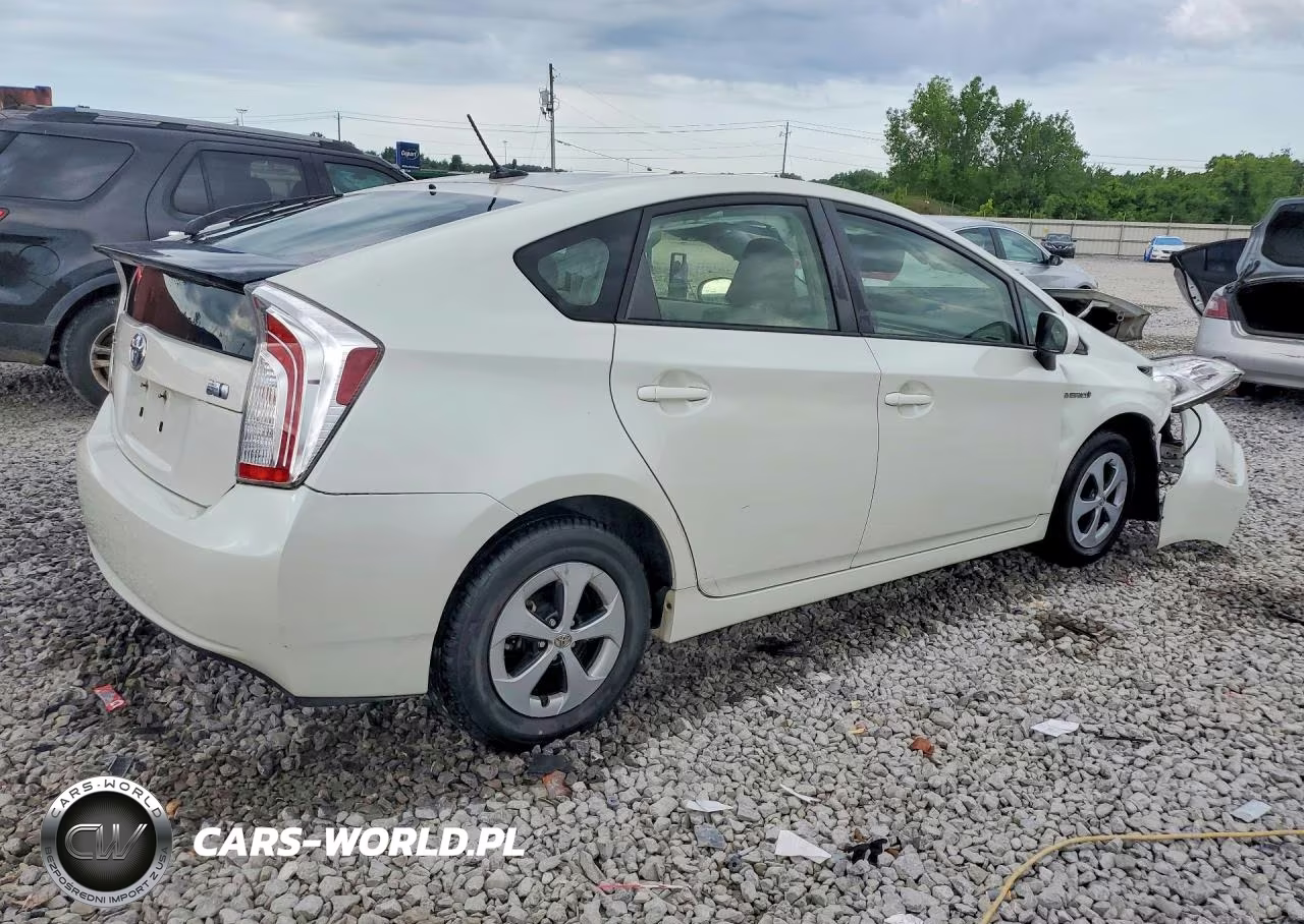 2015 Toyota Prius Three VIN:JTDKN3DU8F0453462 - 3