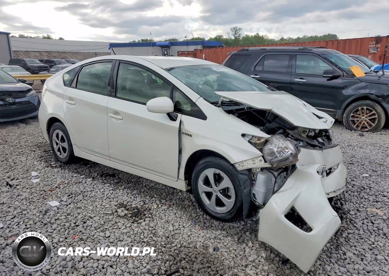 2015 Toyota Prius Three VIN:JTDKN3DU8F0453462 - 4