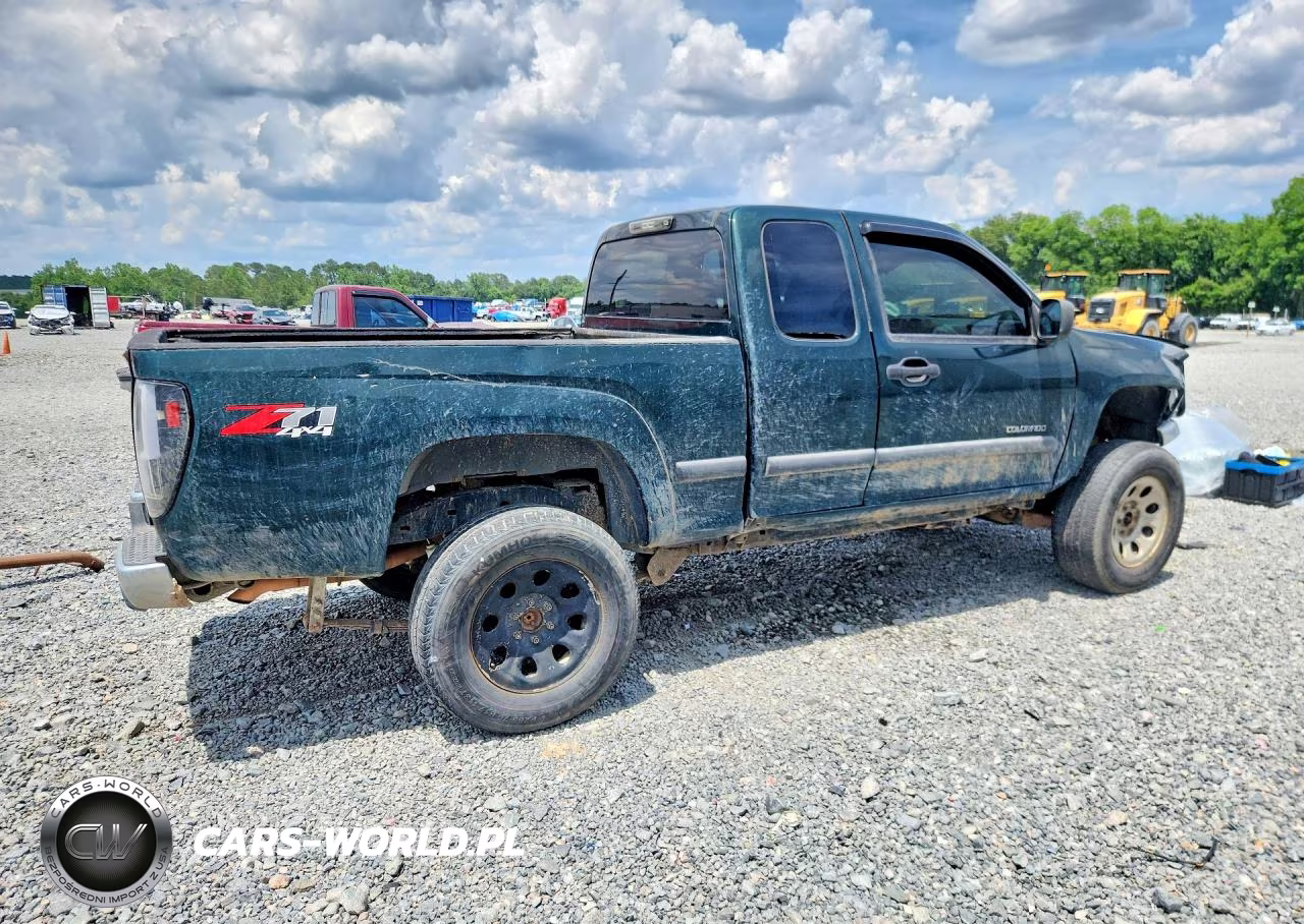 2004 Chevrolet Colorado VIN:1GCDT196948140139 - 3