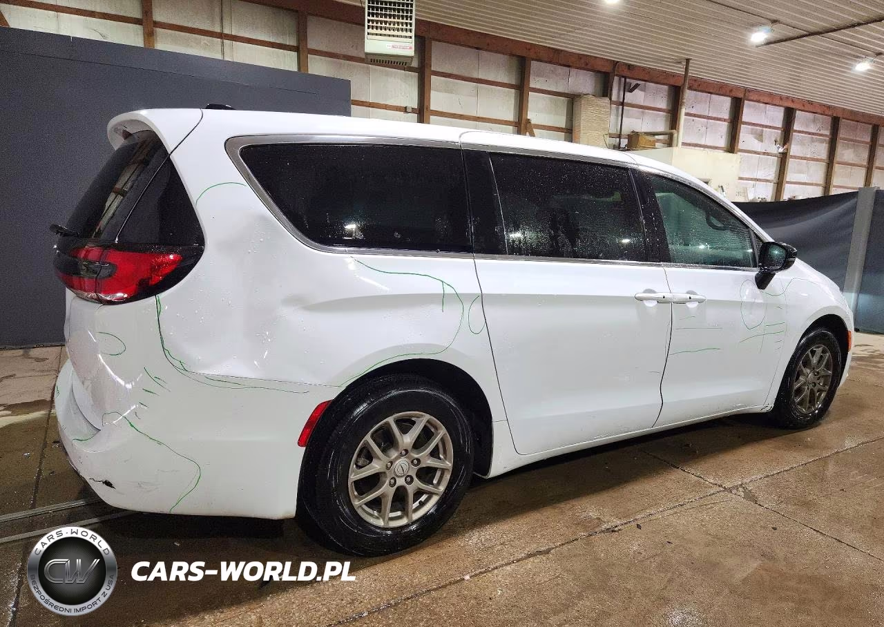 2025 Chrysler Pacifica Select VIN:2C4RC1BG6SR614588 - 3