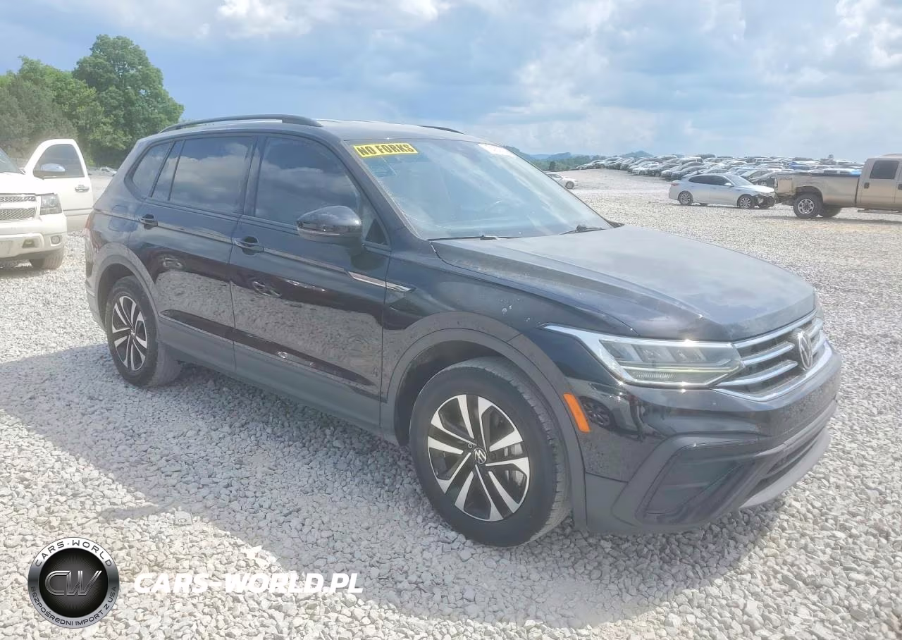 2023 Volkswagen Tiguan S VIN:3VVRB7AX7PM070738 - 4