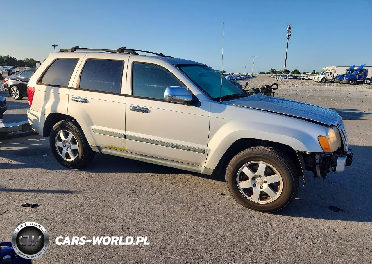 2009 Jeep Grand Cherokee Laredo VIN:1J8GR48K99C521417 - 4