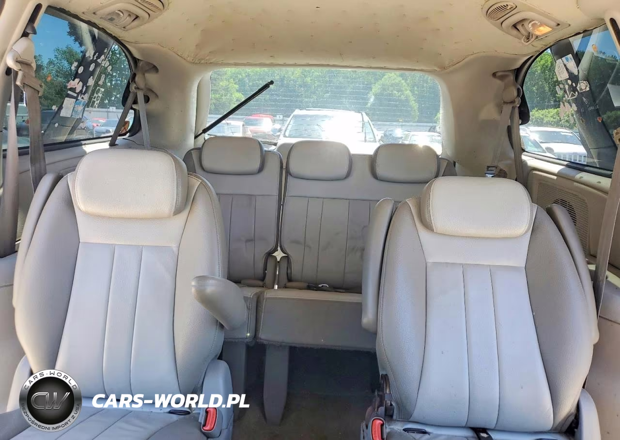 2005 Chrysler Town & Country Touring VIN:2C4GP54L25R292727 - 10