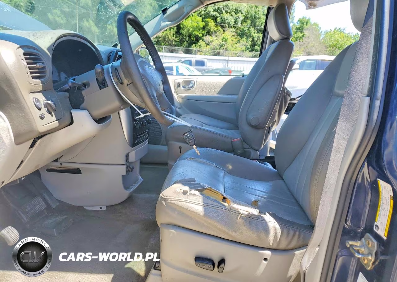 2005 Chrysler Town & Country Touring VIN:2C4GP54L25R292727 - 7