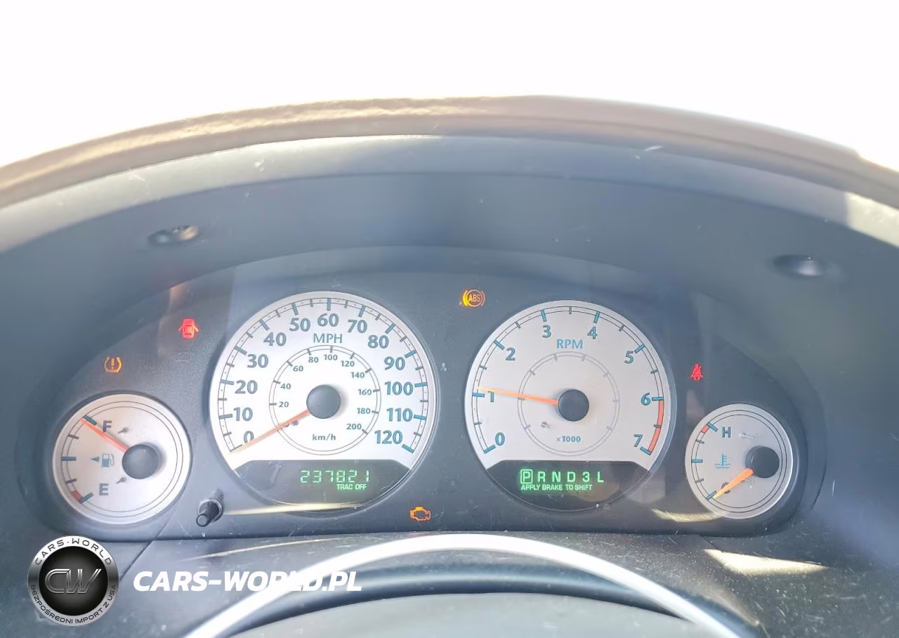 2005 Chrysler Town & Country Touring VIN:2C4GP54L25R292727 - 9