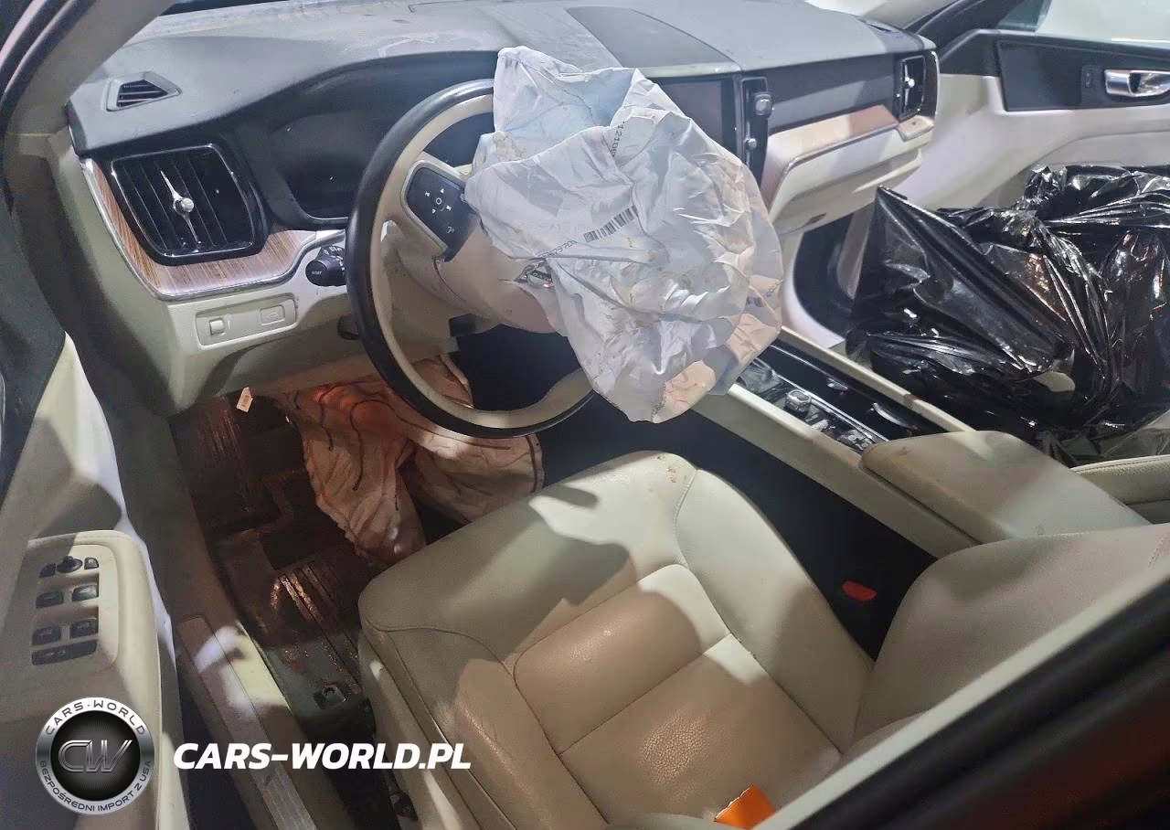 2021 Volvo Xc60 T5 Momentum VIN:YV4102RK7M1755244 - 8