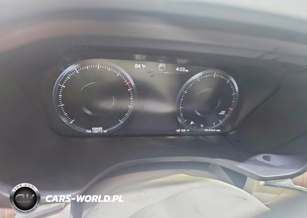 2021 Volvo Xc60 T5 Momentum VIN:YV4102RK7M1755244 - 9